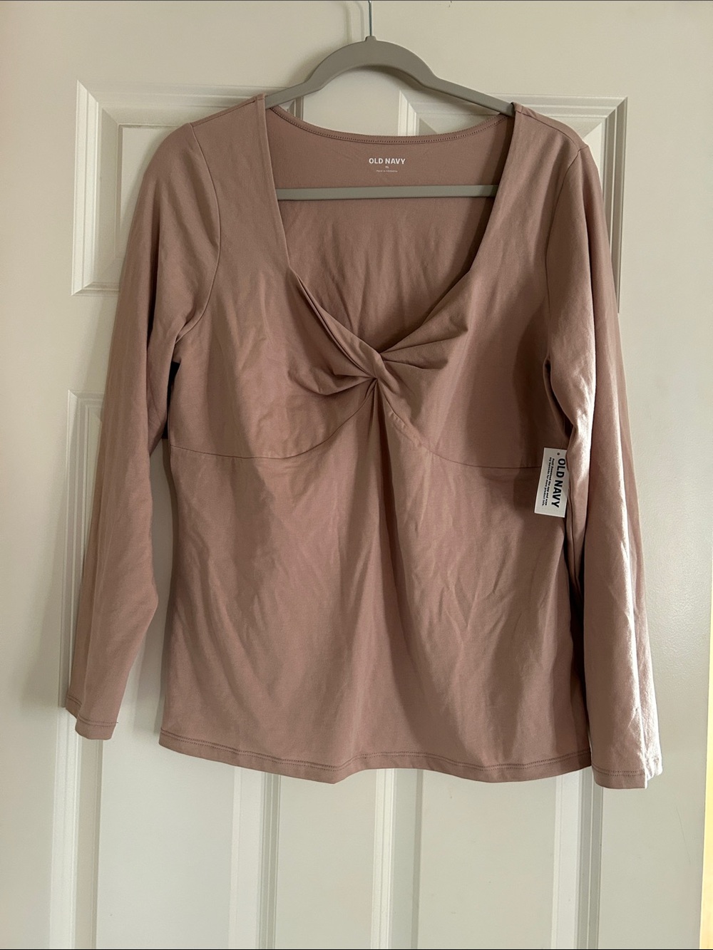 Old Navy fitted twist front top xl